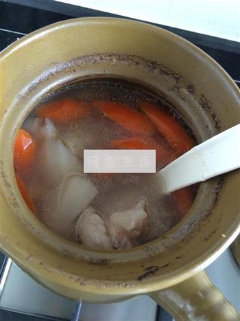 板栗骨头汤的做法图解4