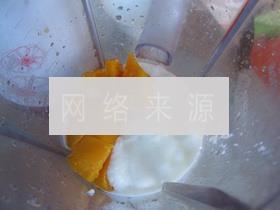 芒果果粒酸奶的做法步骤9
