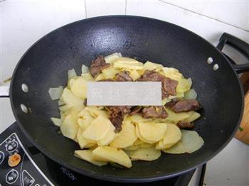 干煸土豆牛肉片的做法图解6
