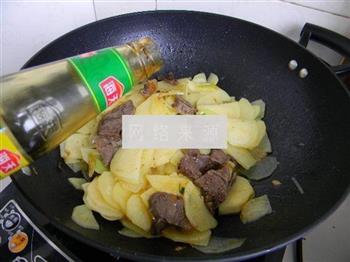 干煸土豆牛肉片的做法步骤7