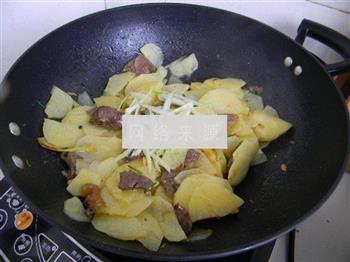 干煸土豆牛肉片的做法图解8