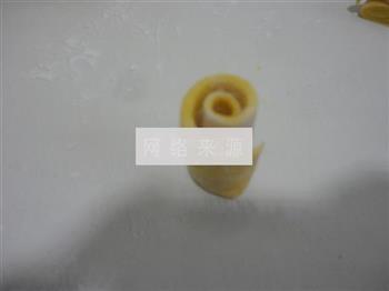 南瓜黄玫瑰花馒头的做法图解6