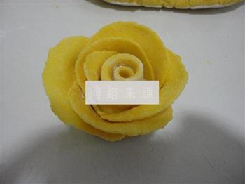 南瓜黄玫瑰花馒头的做法图解8