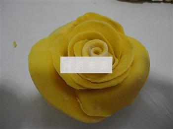 南瓜黄玫瑰花馒头的做法图解9