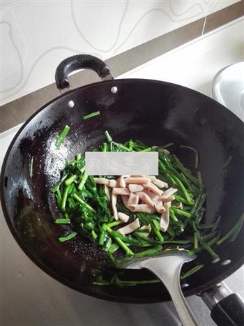 韭菜炒海肠的做法图解7