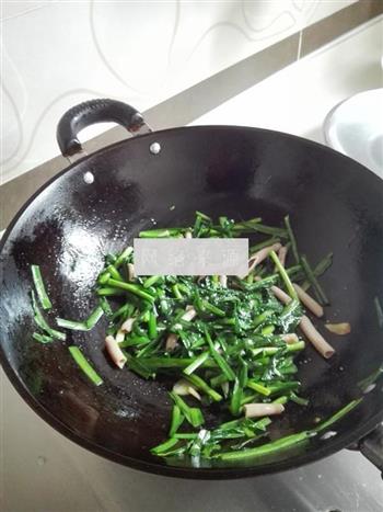 韭菜炒海肠的做法步骤8