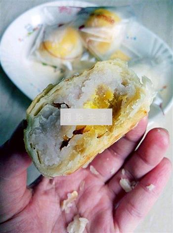 奶香芋头蛋黄酥的做法步骤19