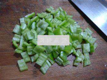 尖椒茭白炒玉米粒的做法步骤5