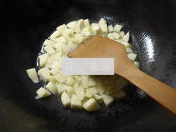 尖椒茭白炒玉米粒的做法步骤8