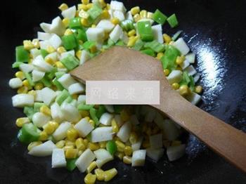 尖椒茭白炒玉米粒的做法步骤9