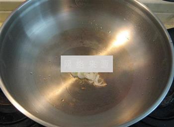 腊肠炒荷兰豆的做法步骤3