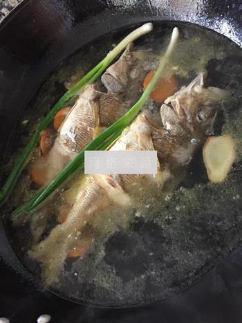 清炖鱼汤的做法步骤8