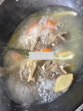 清炖鱼汤的做法步骤9