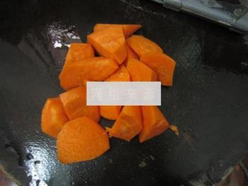 胡萝卜鲫鱼菜干汤的做法步骤4