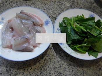 菠菜虾潺汤的做法图解1