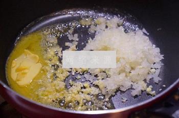 柠檬黄油沙司三文鱼的做法步骤9