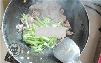 青椒炒牛肉的做法步骤5