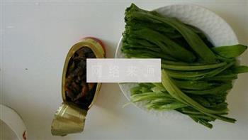 豆豉鲮鱼油麦菜的做法图解2
