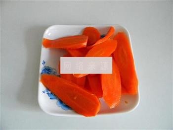 胡萝卜淡奶油小排包的做法图解1
