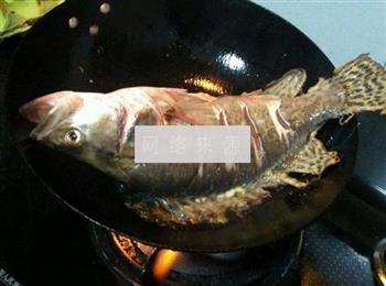 红烧鲑鱼的做法图解3