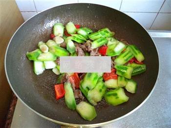 丝瓜炒牛肉的做法步骤6