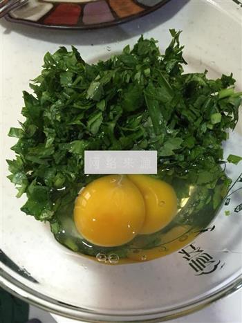 芹菜叶摊鸡蛋的做法图解2
