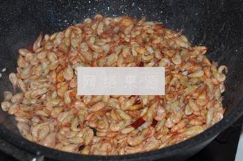 韭菜炒河虾的做法步骤7