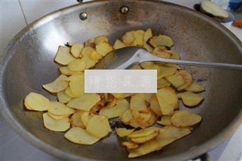干锅土豆片的做法步骤5