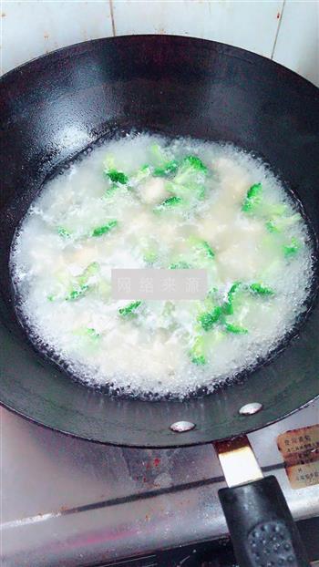 西兰花鸡蛋疙瘩面汤的做法步骤6