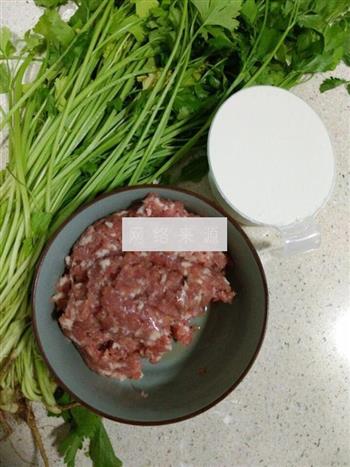 鲜肉芹菜汤饺的做法步骤1