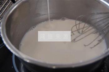 DIY椰蓉牛奶冻的做法步骤4
