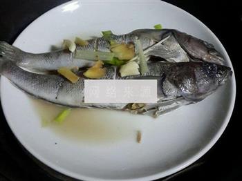 清蒸海黄鱼的做法步骤4
