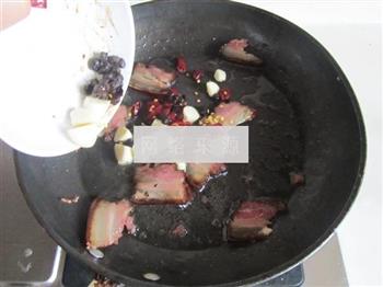 豆豉腊肉煸花菜的做法步骤4