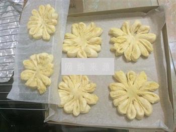 核桃椰蓉花形面包的做法图解30