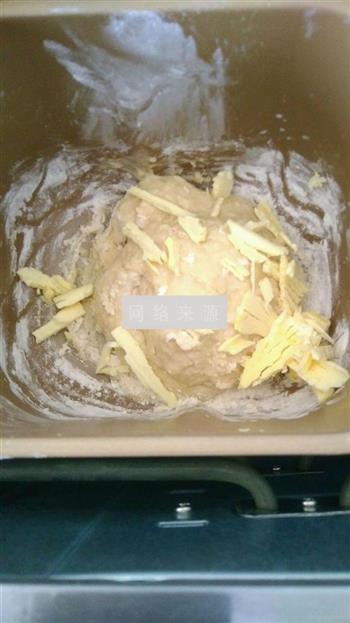 椰蓉毛毛虫面包的做法步骤4