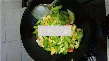 芹菜杏鲍菇的做法图解3