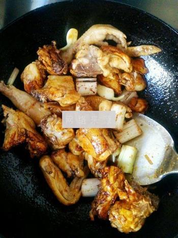 小鸡炖蘑菇的做法步骤4