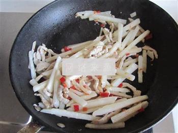 泡椒凉薯炒肉丝的做法步骤7