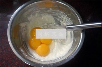 半糖酸奶蛋糕卷的做法步骤3