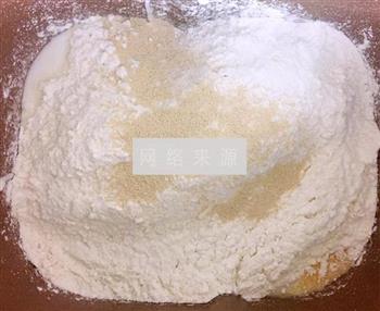 酸奶火腿花式面包的做法步骤4
