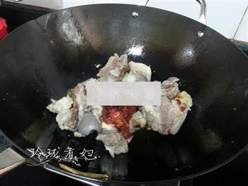 腐竹羊肉煲的做法步骤3
