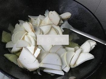 杏鲍菇炒土豆片的做法步骤1