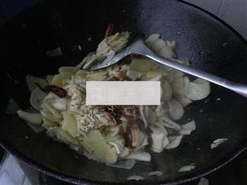 杏鲍菇炒土豆片的做法步骤3