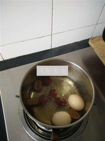 红枣鸡蛋红糖水的做法图解1