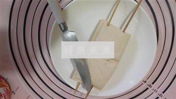 香烤孜然豆腐串的做法图解3