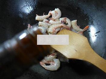 莴笋炒海虾的做法步骤2