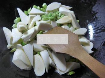 毛豆腐竹烧茭白的做法步骤2