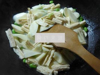 毛豆腐竹烧茭白的做法步骤4