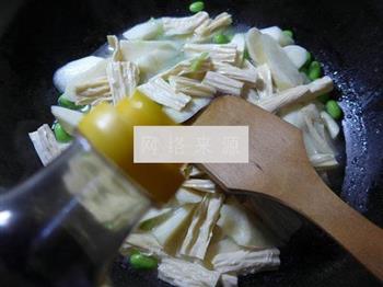 毛豆腐竹烧茭白的做法步骤5