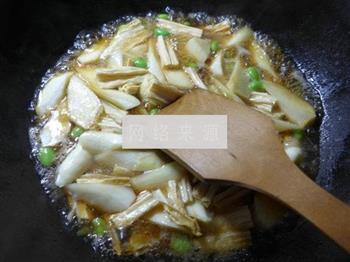 毛豆腐竹烧茭白的做法步骤8